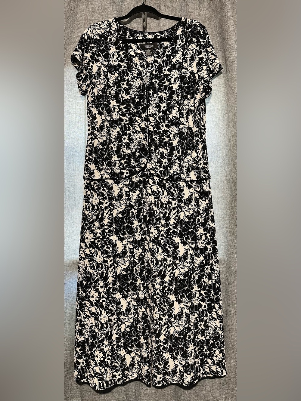 Perceptions Black and White Faux Wrap Modest Floral A-Line Midi Dress Size 16
